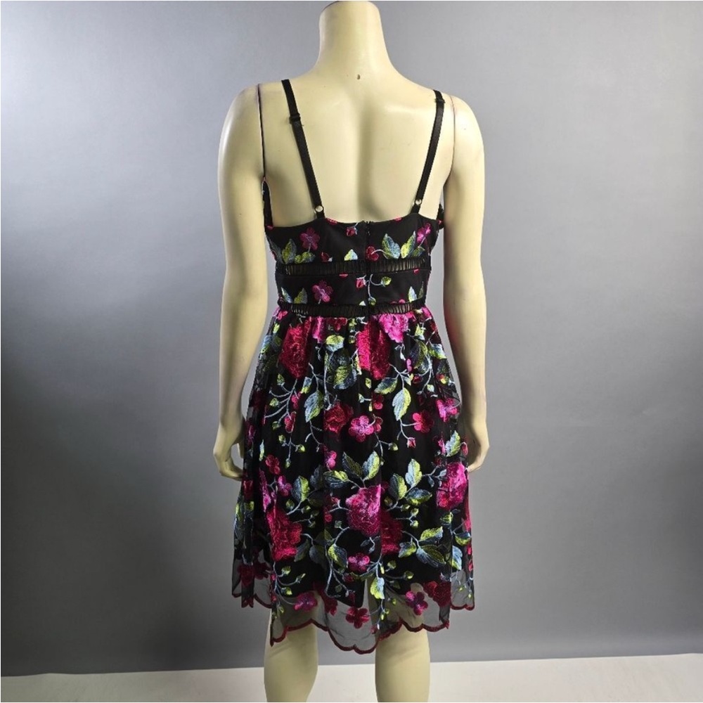 Nicole Miller Floral Sundress V-Neck - Picture 6 of 6